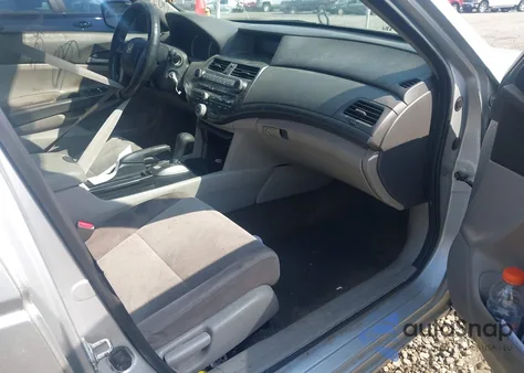 2010 Honda Accord 2.4 Lx из США, поврежденный, VIN 1HGCP2F37AA002735